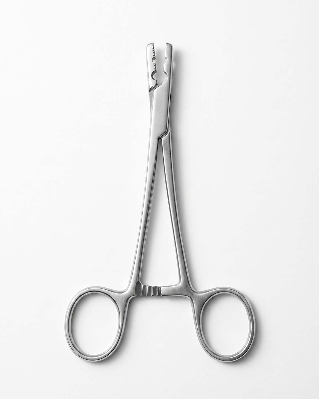 Pinza porta cánulas de 2 orificios